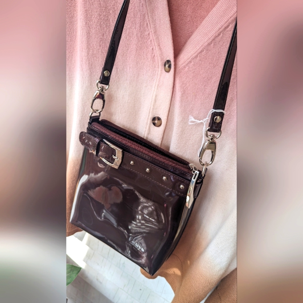 Beijo buckle purse wine maroon color 90s style med shiny unique